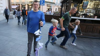 Сьогодні у світі відзначається Міжнародний день «Білої тростини»: заходи у Львові
