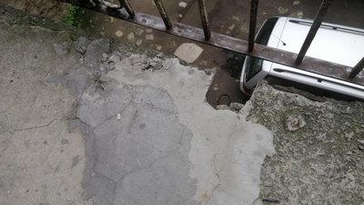 У Львові просять відремонтувати аварійний балкон (ФОТО)