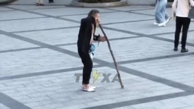 У центрі Львова чоловік бив велосипедистів (ВІДЕО)