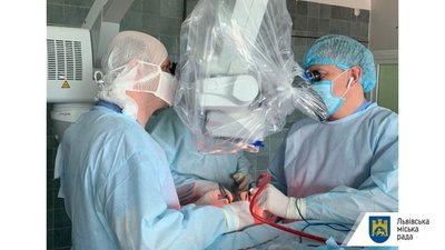 Львівські нейрохірурги прооперували 4-річного хлопчика з важкою пухлиною (ФОТО)
