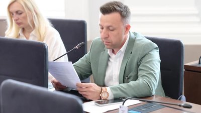 Багаті люди після обіду не працюють, - Садовий про Бербеку