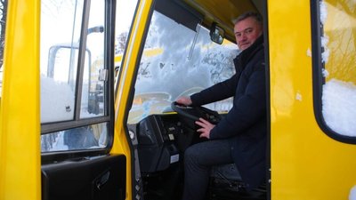 Ще 10 громад Львівщини отримали нові шкільні автобуси від українського виробника