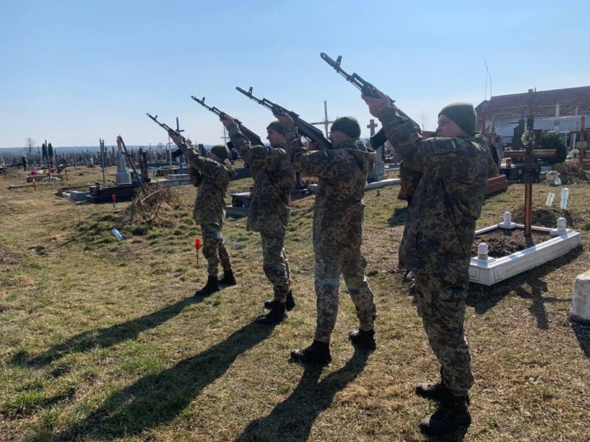 На Львівщині провели в останню путь підполковника, який загинув на Яворівському полігоні, фото Стрийська міська рада