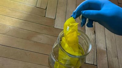У Львові розбився медичний ртутний термометр