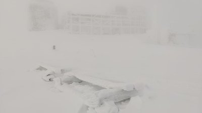 У Карпатах падає сніг, температура опустилась до -15°C