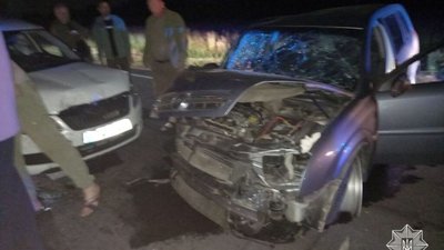 На Львівщині через жахливу ДТП перекрили рух на трасі (ФОТО)