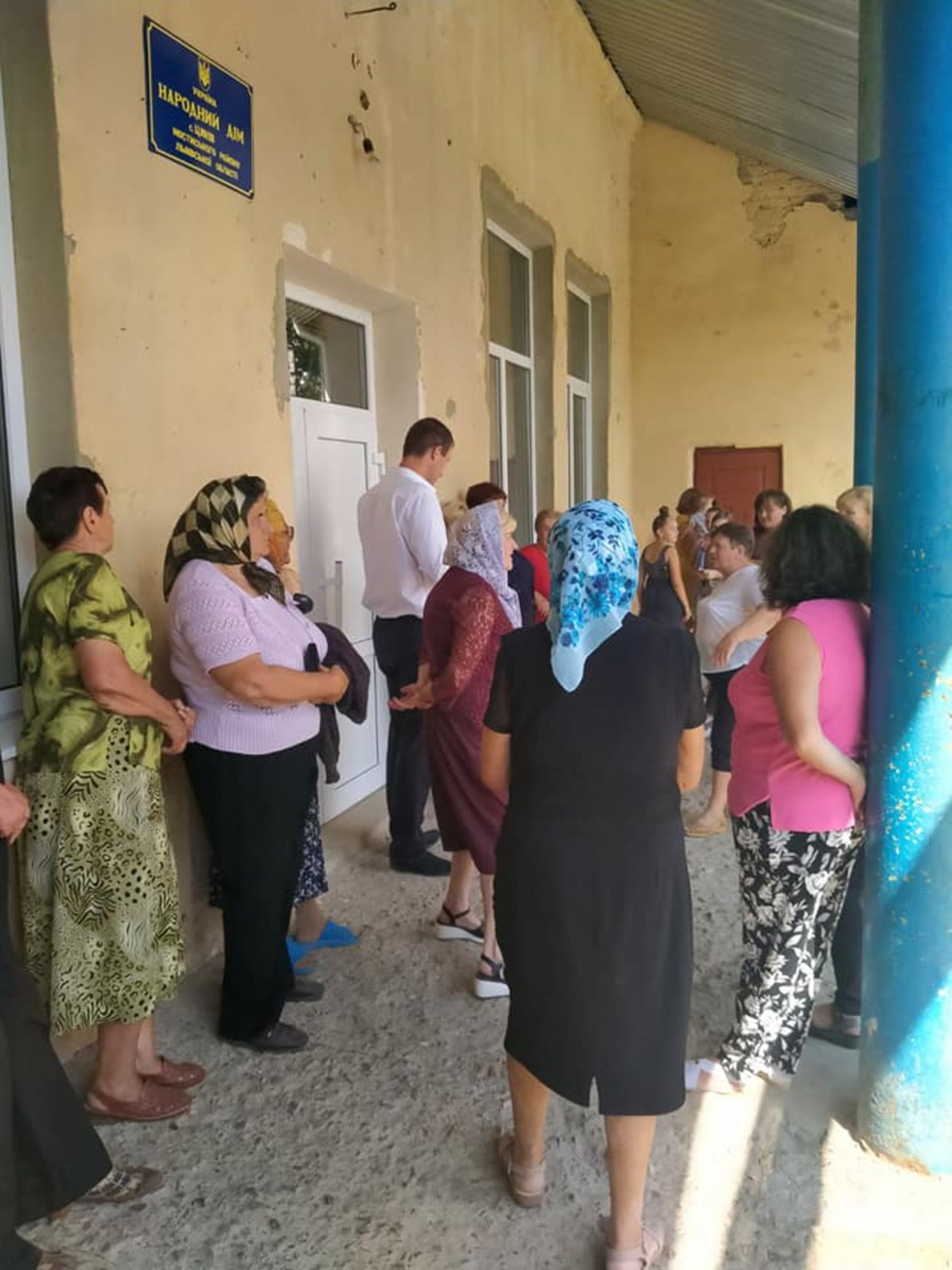 На Львівщині депутату не дозволили провести зустріч у народному домі, фото ФБ