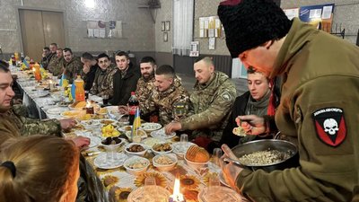 Бійці 72 бригади показали, як попри важкі бої провели Святвечір на Донеччині (ФОТО)