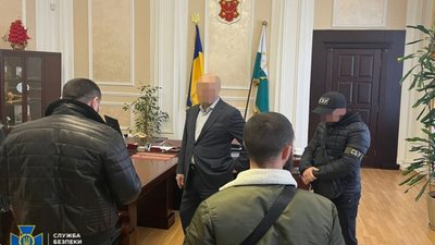 Меру Полтави повідомили про підозру (ФОТО)