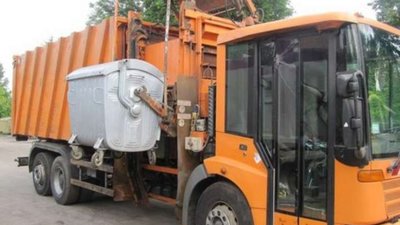 У Львові в комунальника вкрали сміттєвоз, - соцмережі