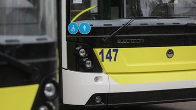 У Львові зупинився рух тролейбусів (ВІДЕО)