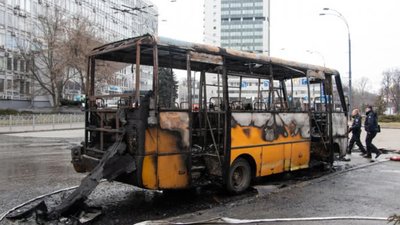 У Києві на ходу загорілася маршрутка (ВІДЕО)