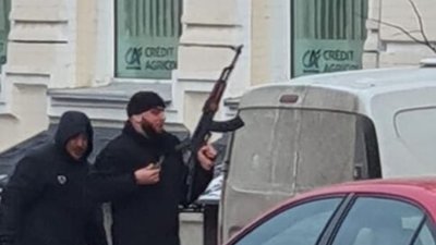 У Львові чоловік заліз в машину до інкасаторів та вкрав гроші