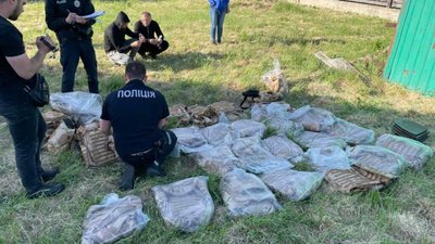 Мешканці Яворівського району викрали бронежилети на суму пів мільйона гривень (ФОТО, ВІДЕО)