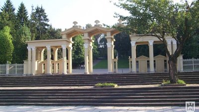Сьогодні львівські парки оброблятимуть від кліщів