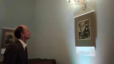 У Львівській філармонії представили виставку портретів Станіслава Людкевича (ФОТО, ВІДЕО)