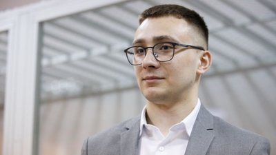 Суд скасував домашній арешт Стерненку