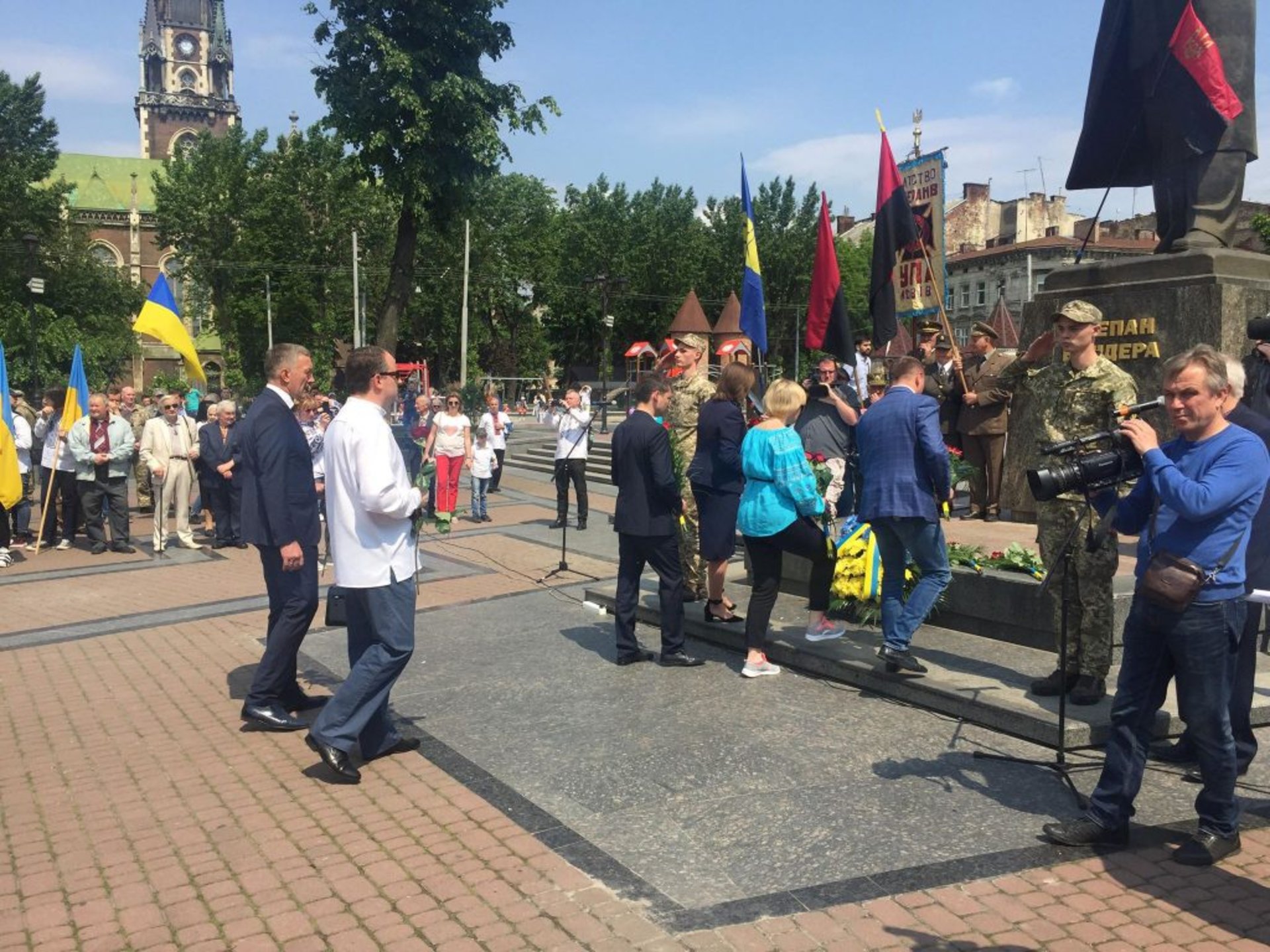 На Львівщині відзначили Свято Героїв. Фото: 4studio.