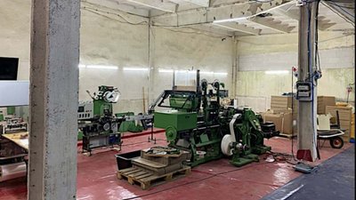 У Польщі затримали 6 українців за підпільне виробництво цигарок