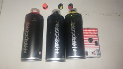 У Львові чоловік малював графіті на будівлі суду (ФОТО)