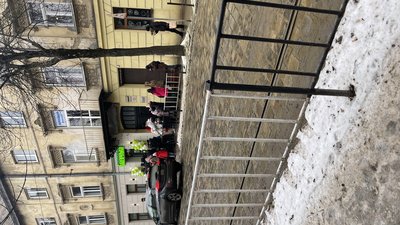 У Львові вишикувалась черга до нового магазину (ФОТО, ВІДЕО)