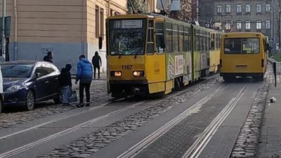 Загрози життю жінки, яка травмувалась у Львові внаслідок ДТП, немає