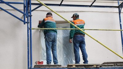Козицький оприлюднив фото наслідків обстрілу Львова