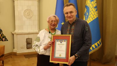 Багаторазова переможниця радіодиктанту Христина Гоянюк отримала премію