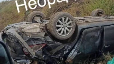 На Львівщині автомобіль вилетів з дороги і перекинувся