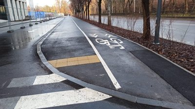 У Львові активісти розкритикували велодоріжку на вулиці Стрийській (ФОТО, ВІДЕО)
