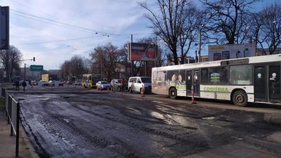 У Львові зупинили рух на Липинського (ФОТО)
