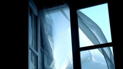 У Бориславі на Львівщині школярка вижила після падіння з вікна багатоповерхівки