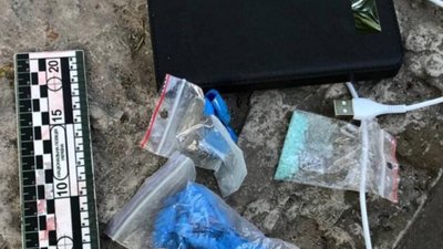 У Львові 22-річний чоловік розповсюджував наркотики