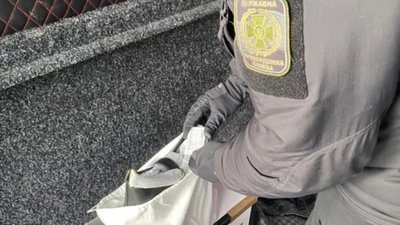 На кордоні з Польщею запобігли переміщенню товарів майже на мільйон гривень