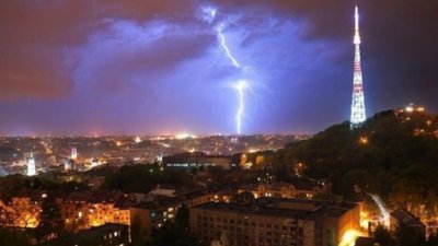 Синоптики прогнозують на завтра грозу у Львові