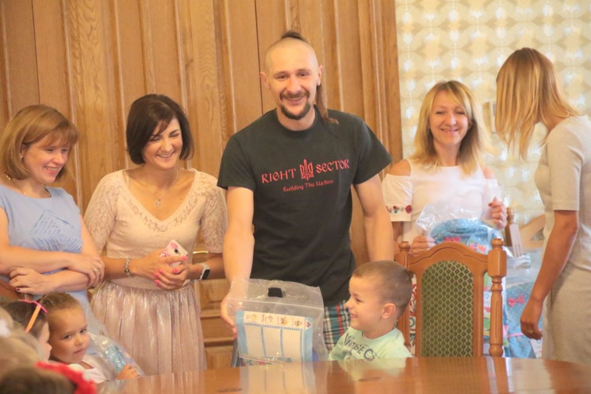 Акція "Підготуй дитину Героя до школи"