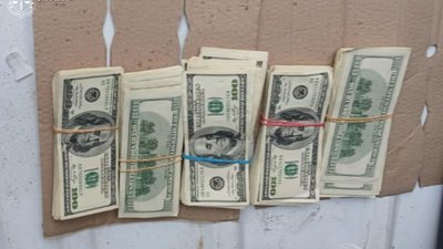 У Львові клієнта обмінника ошукали на 50 тис. доларів США
