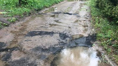 Як у Львові після ремонту вулиця перетворилась у болото (ФОТО)