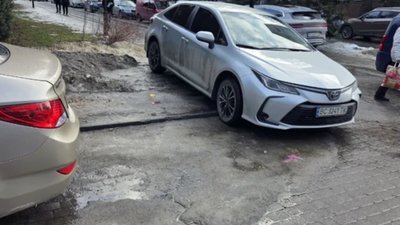 У Львові чиновники Садового розповідають страшні історії про паркування