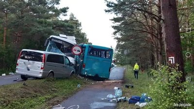 У Польщі сталася ДТП за участі трьох автобусів, 14 постраждалих (ВІДЕО)