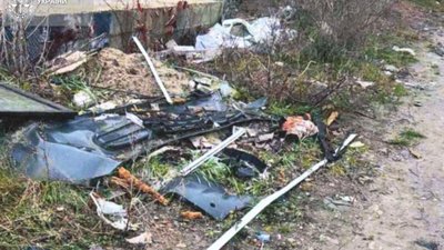 На Львівщині землю під гаражі перетворили на звалище