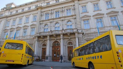 МОН розпочало підключення шкіл до безкоштовного сервісу електронних журналів та щоденників