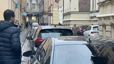 Зінкевич закликав водіїв оминати центр Львова