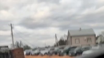 На Львівщині перекинулась вантажівка з зерном (ВІДЕО)