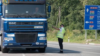 Львівські водії вантажівок їдуть до Києва пікетувати Гончарука