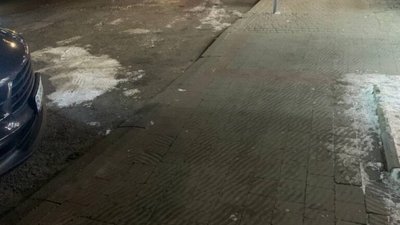 У Львові людина випала із тролейбуса