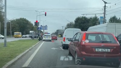 У Львові зупинився рух на вулиці Стрийській (ВІДЕО)