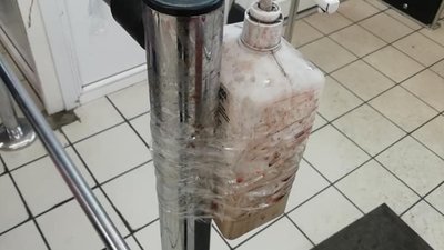 У Пустомитах антисептики в мережі «Рукавичка» відлякують покупців (ФОТО)