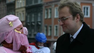 Садовий літає у Японію, але у Львові не може навести лад, - журналіст
