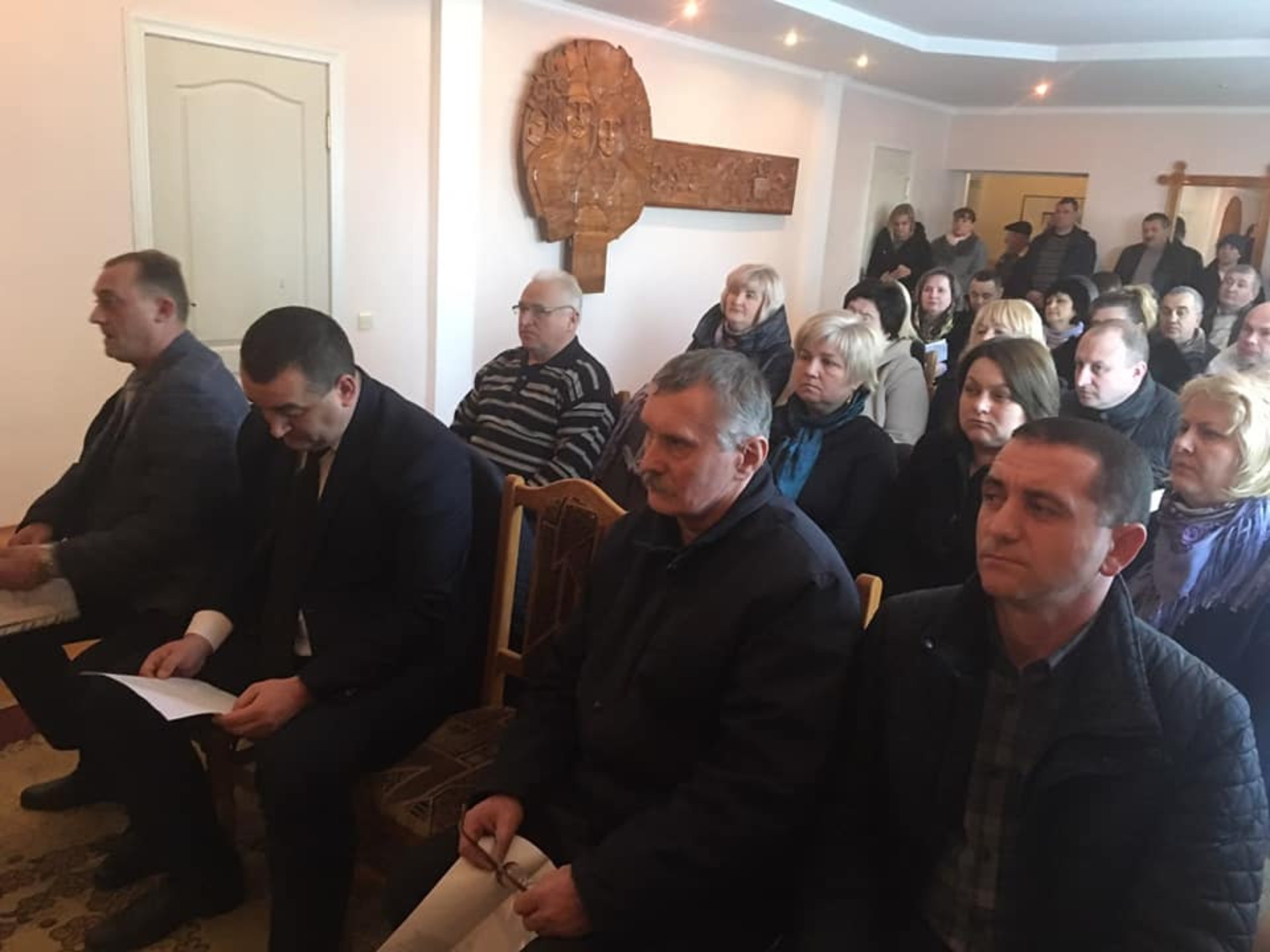 У Шклі місцеві депутати виступили проти недопущення заселення у санаторій громадян, які перебували у Китаї. Фото Надія Козак